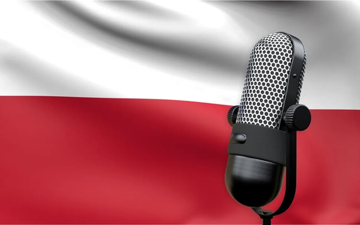 Flaga Polski z mikrofonem w renderingu 3D