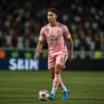 Zdjęcia Cristiano Ronalda w różnych momentach kariery