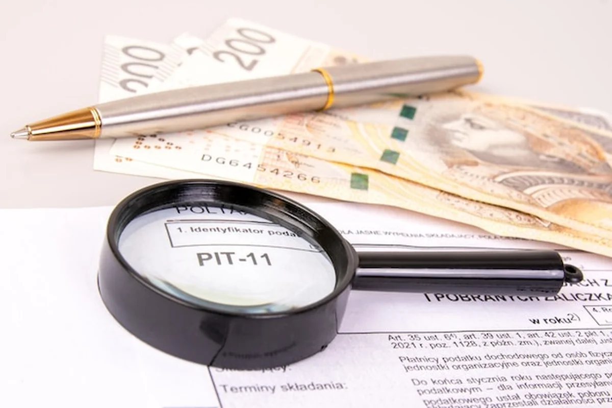 Polski formularz podatkowy z narzędziami biurowymi