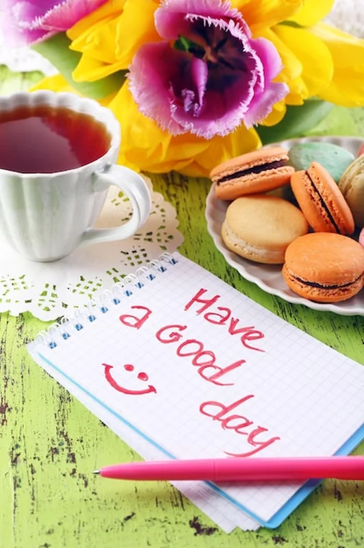 Skład z widokiem z góry na drewniane tło